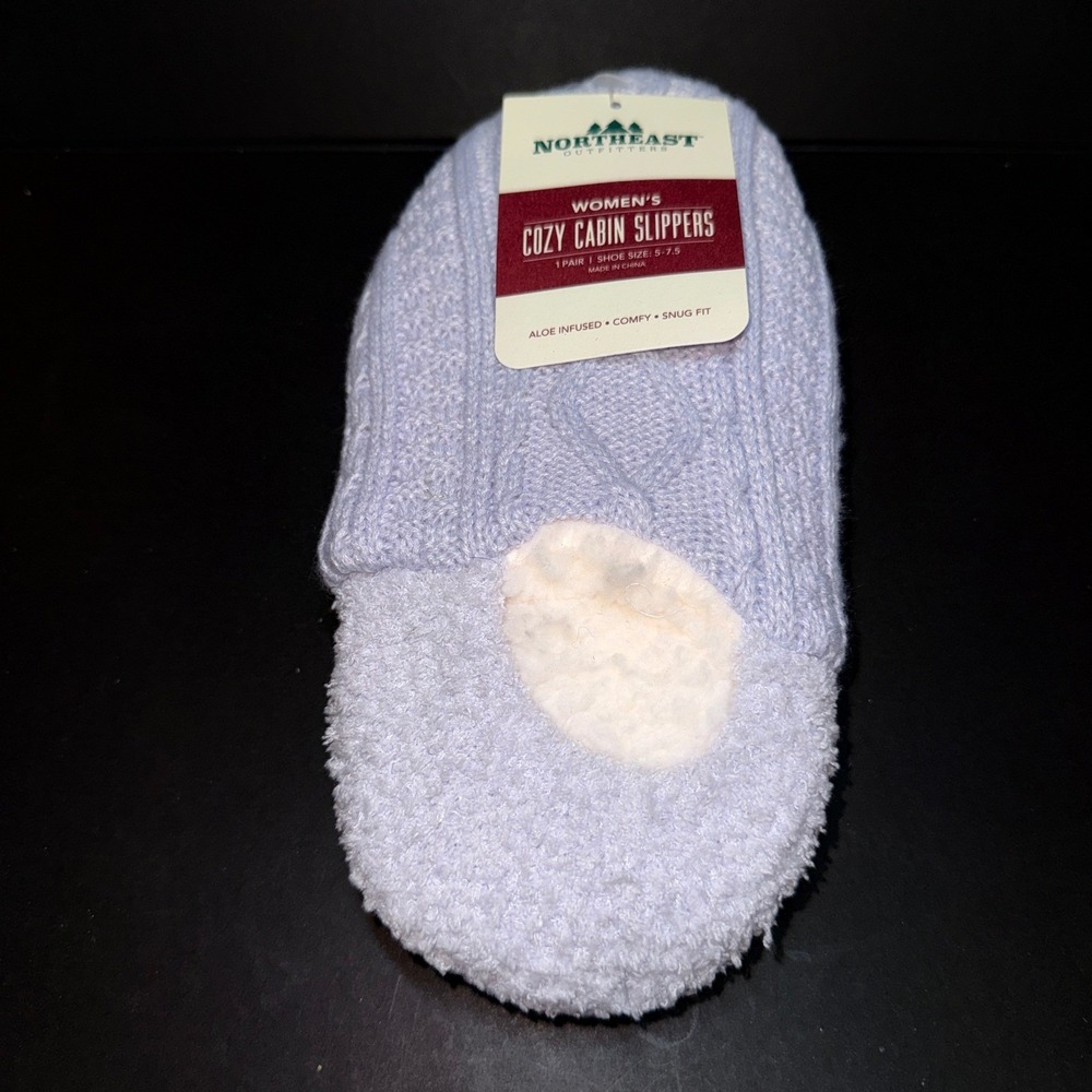 Northeast Outfitters Cabin Slippers Women S/M Blue NEW Aloe Infused Cable Knit